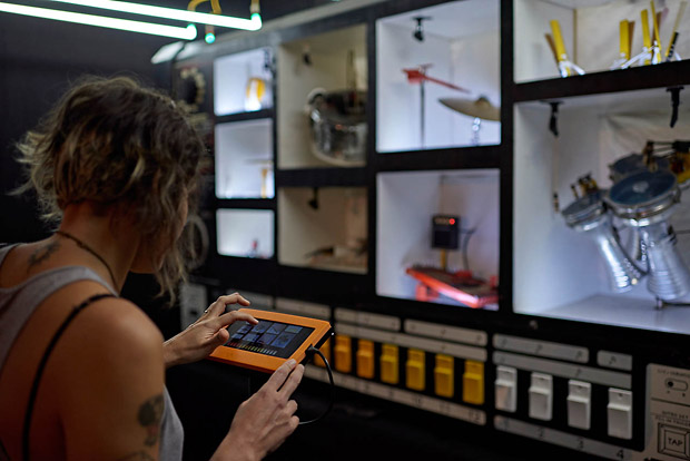 Mr-808 interactive - <i>interactive robot installation</i> by Moritz Simon Geist