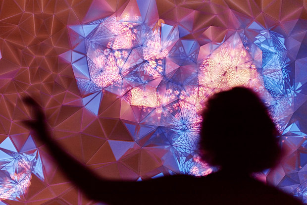 <i>Tesela</i> - interactive mapping sculpture by Aristides Garcia