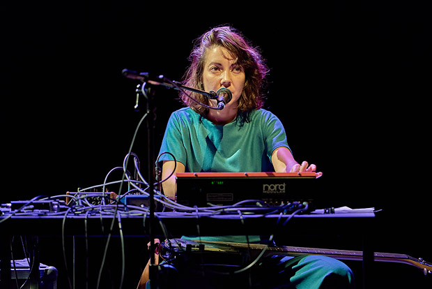 Lucrecia Dalt – <i>Interfolds Synthesizer</i>