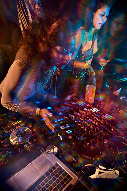 Kikelomo, Lucia Lu & Meg10 (hoe_mies)