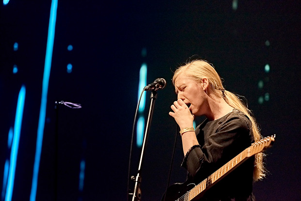 Fågelle – <i>EN NATT I DECEMBER MAN GÅR ALDRIG UT</i>, Visuals: Beate Kunath